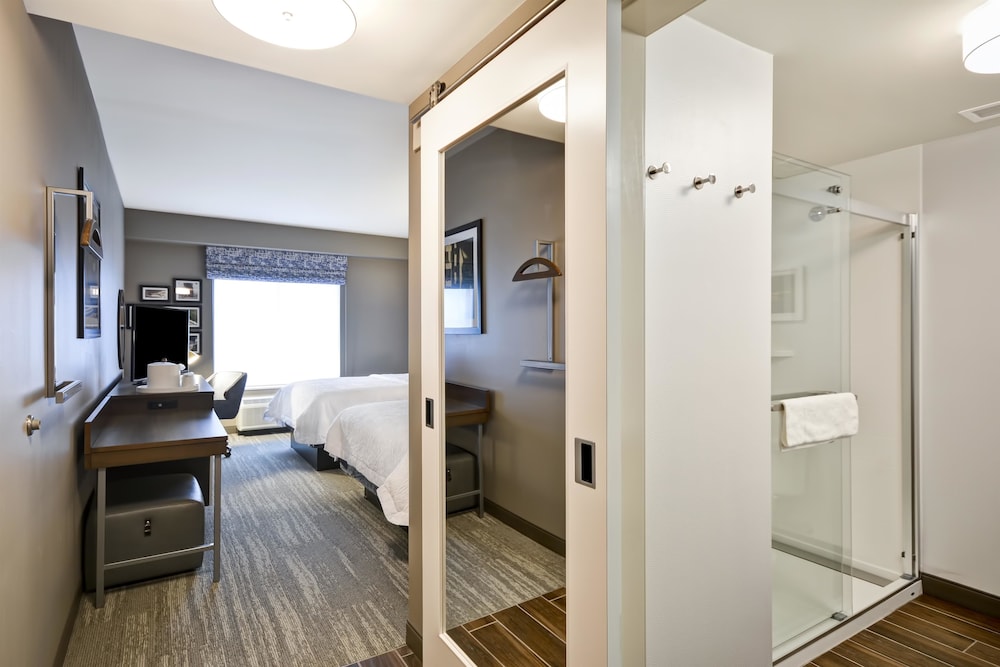 Hampton Inn Livonia Detroit 10/30