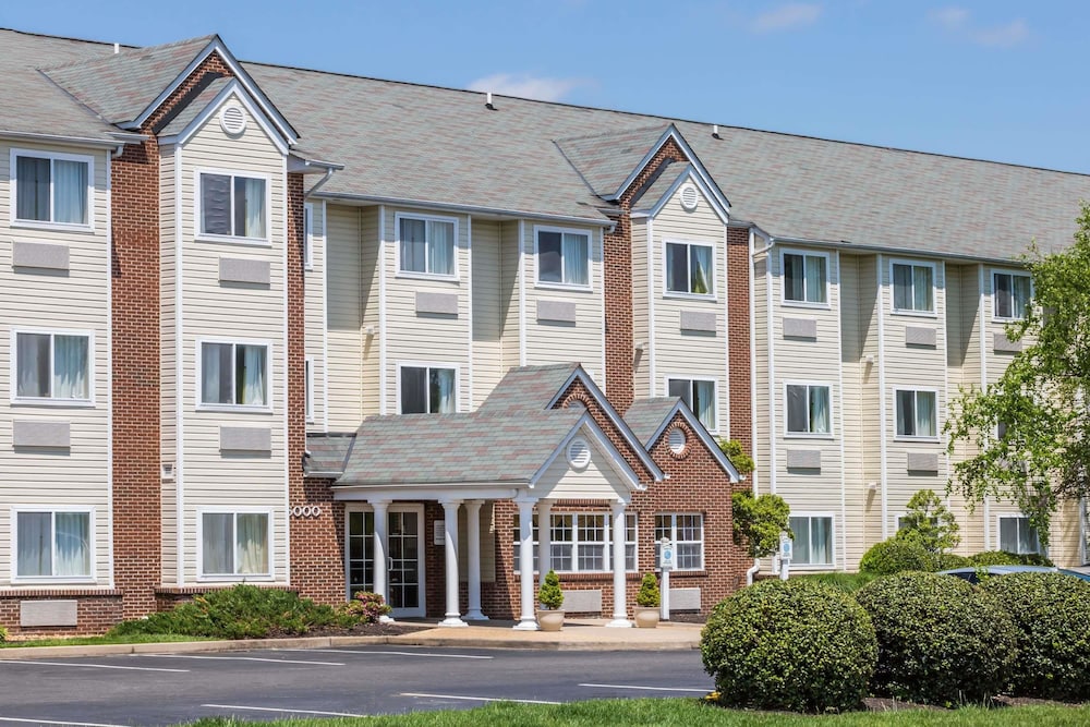 Microtel Inn Suites By Wyndham Richmond Airport 2/37