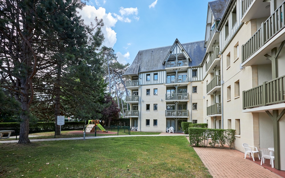 PIERRE AND VACANCES RESIDENCE LES EMBRUNS(FORMERLY RESIDENCE LES EMBRUNS) 40/49