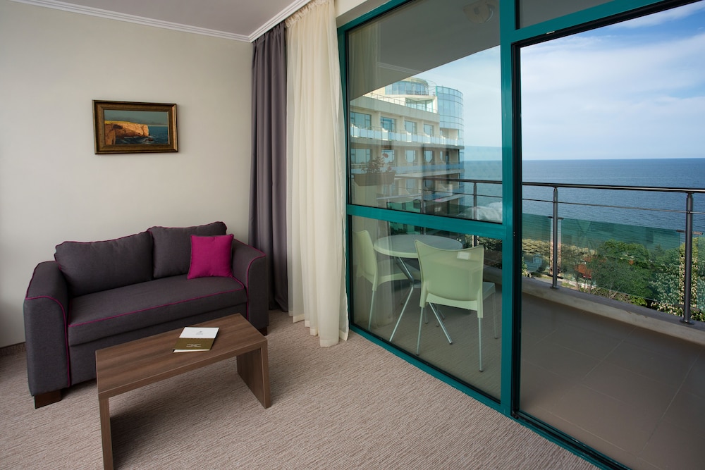 Marina Grand Beach 36/50
