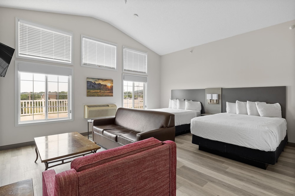 DELUXE, STUDIO, 2 QUEEN BEDS