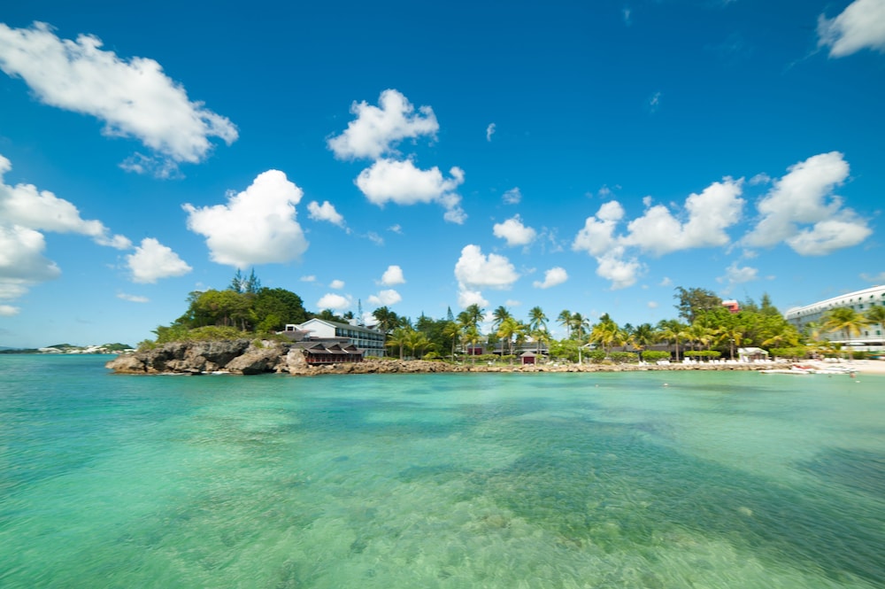La Creole Beach Hotel and Spa 66/68