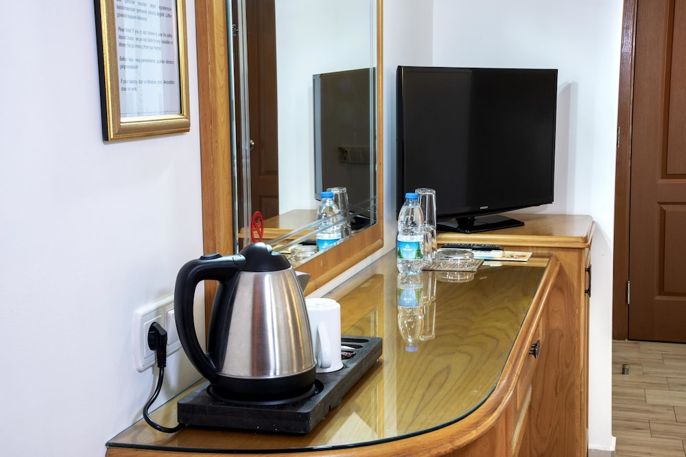 Belcehan Deluxe Hotel 32/50