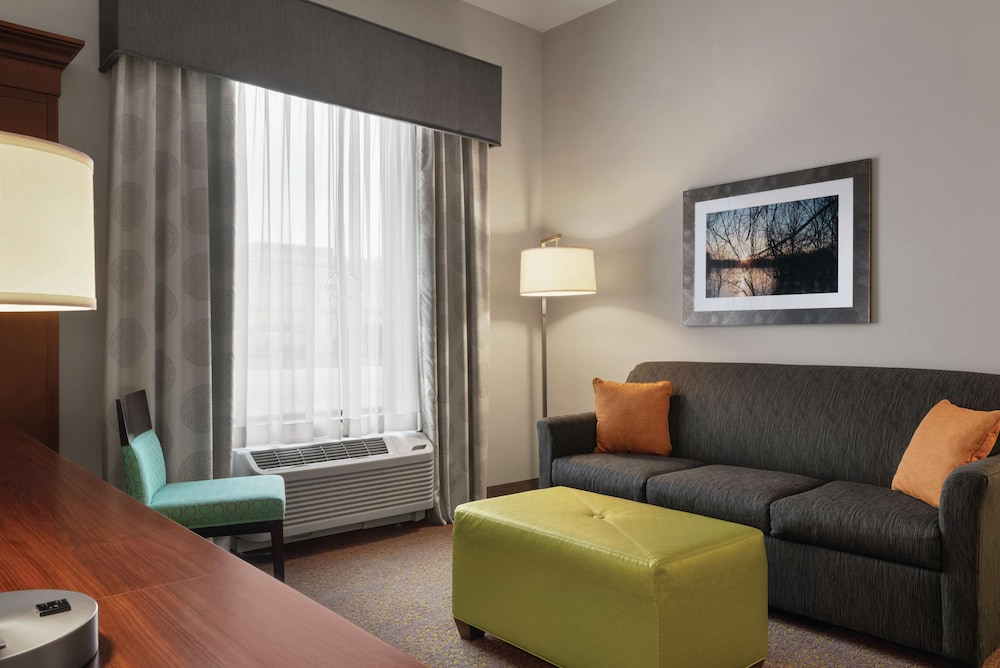 Hampton Inn Suites Mishawaka S Bend At Heritage Square In 36/61
