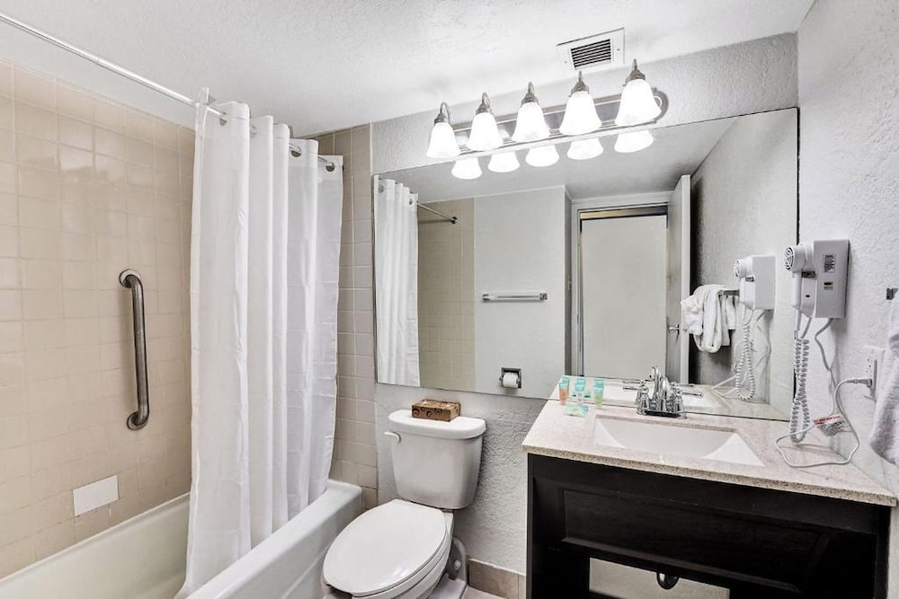 Plaza Hotel Fort Lauderdale 47/49
