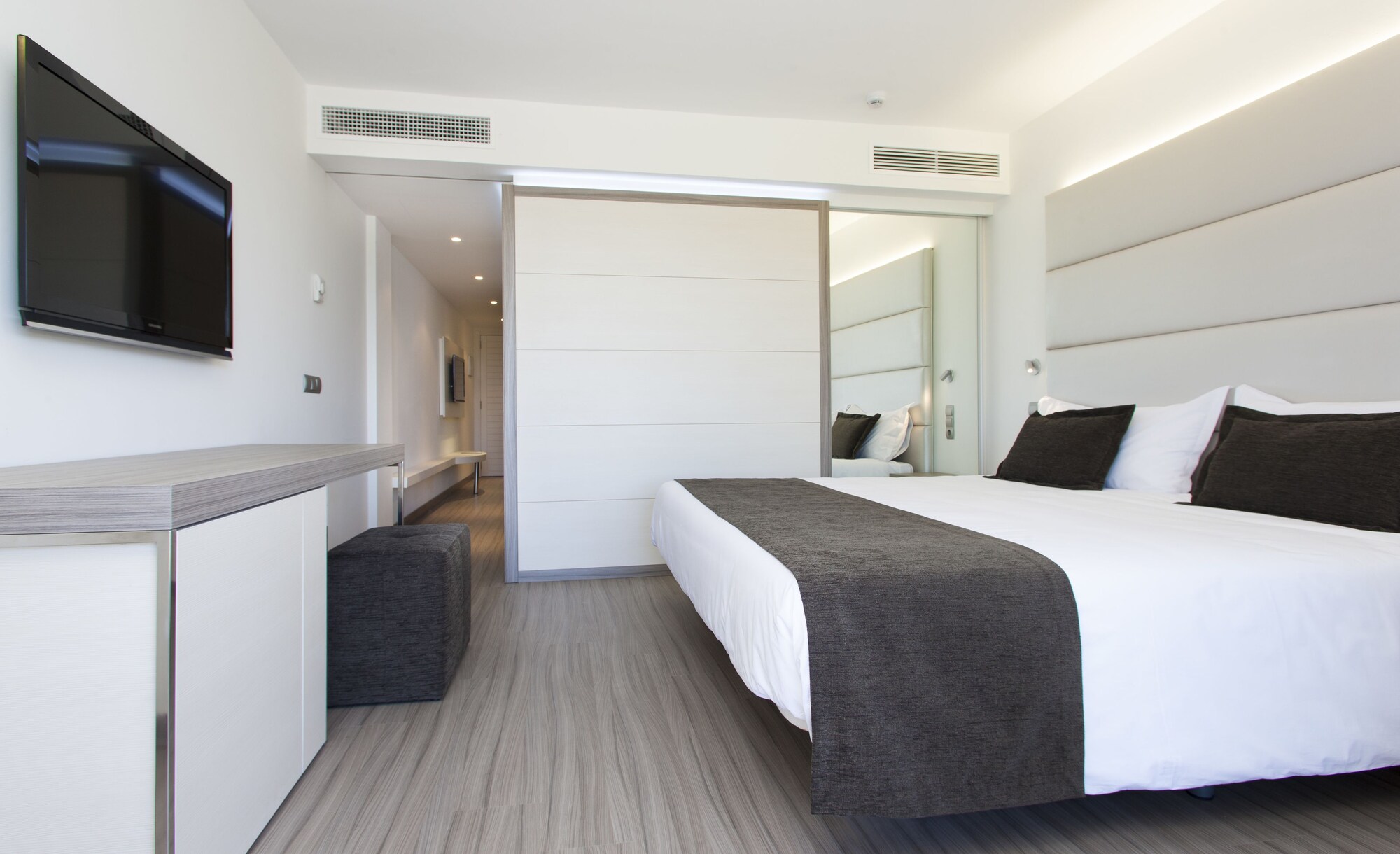 Swim Up, Superior, Family, Suite, Twin Beds, Pool Side, Terrace