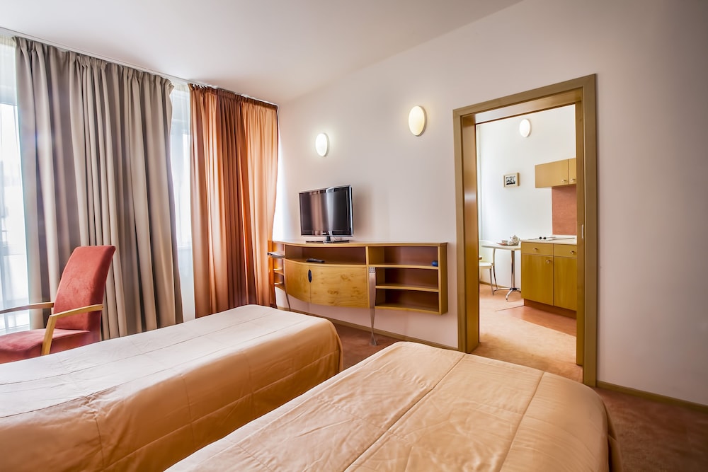 Hotel SET 12/68