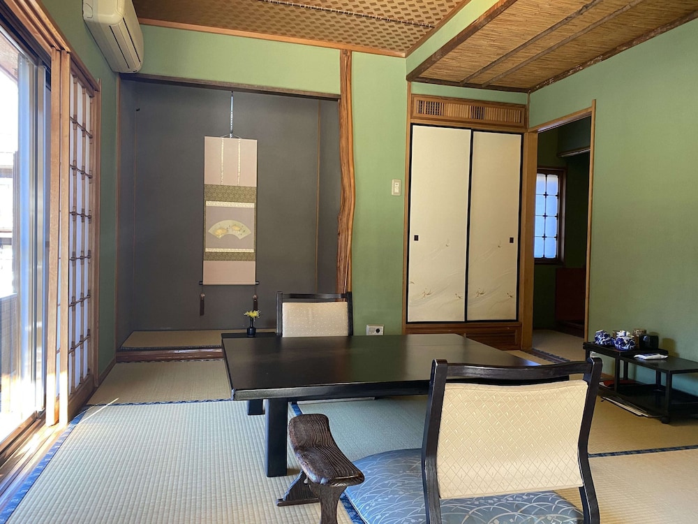 Wakamatsu Yugawara Sekitei (ex Wakamatsu Yugawara Hot Spring Resort) 40/50