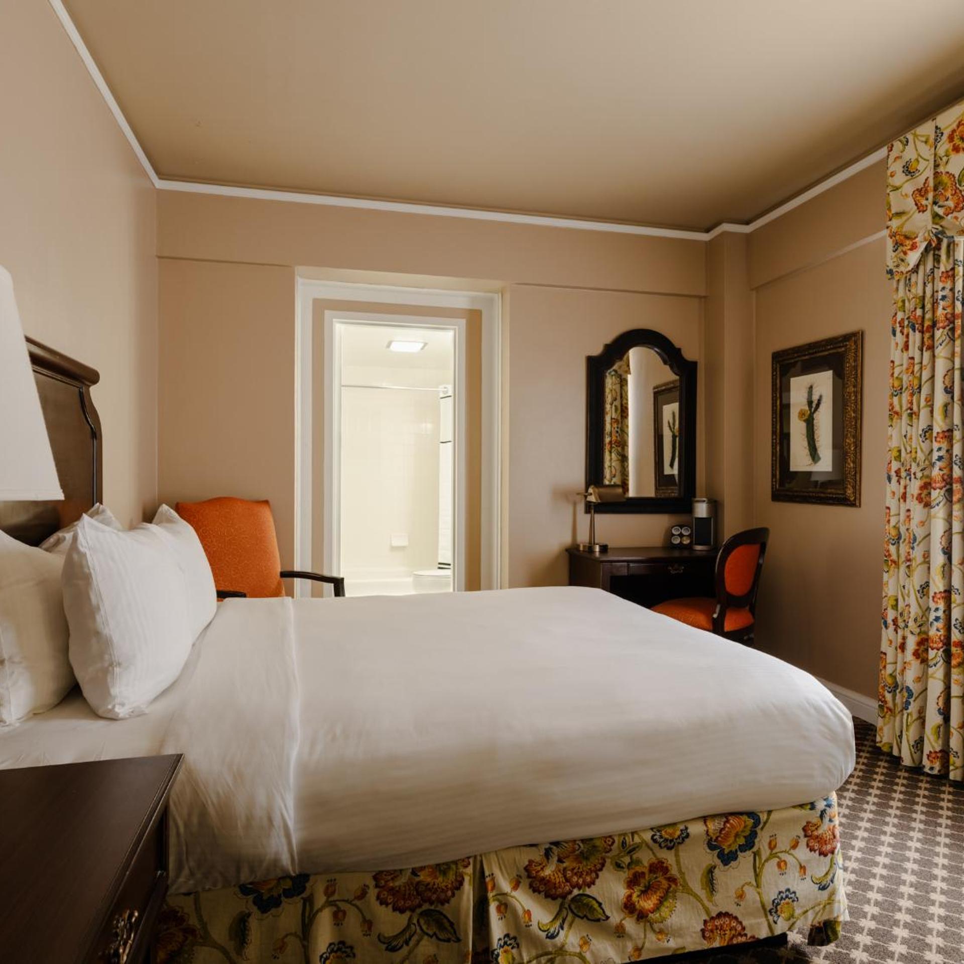 Classic, Single, Queen Bed