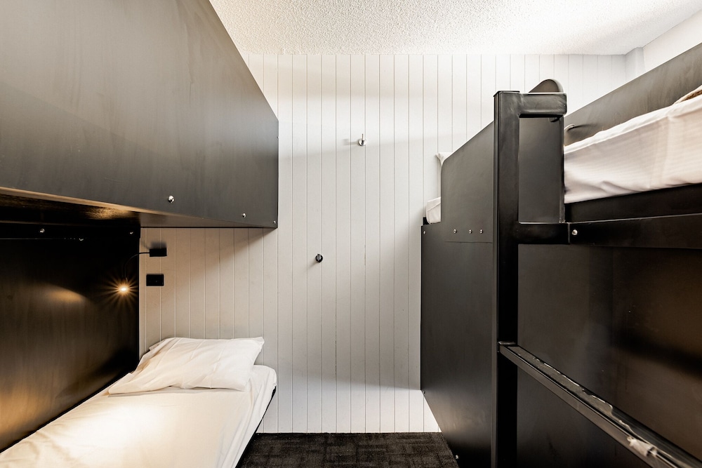 Bunk Backpackers Surfers Paradise Hostel 13/76