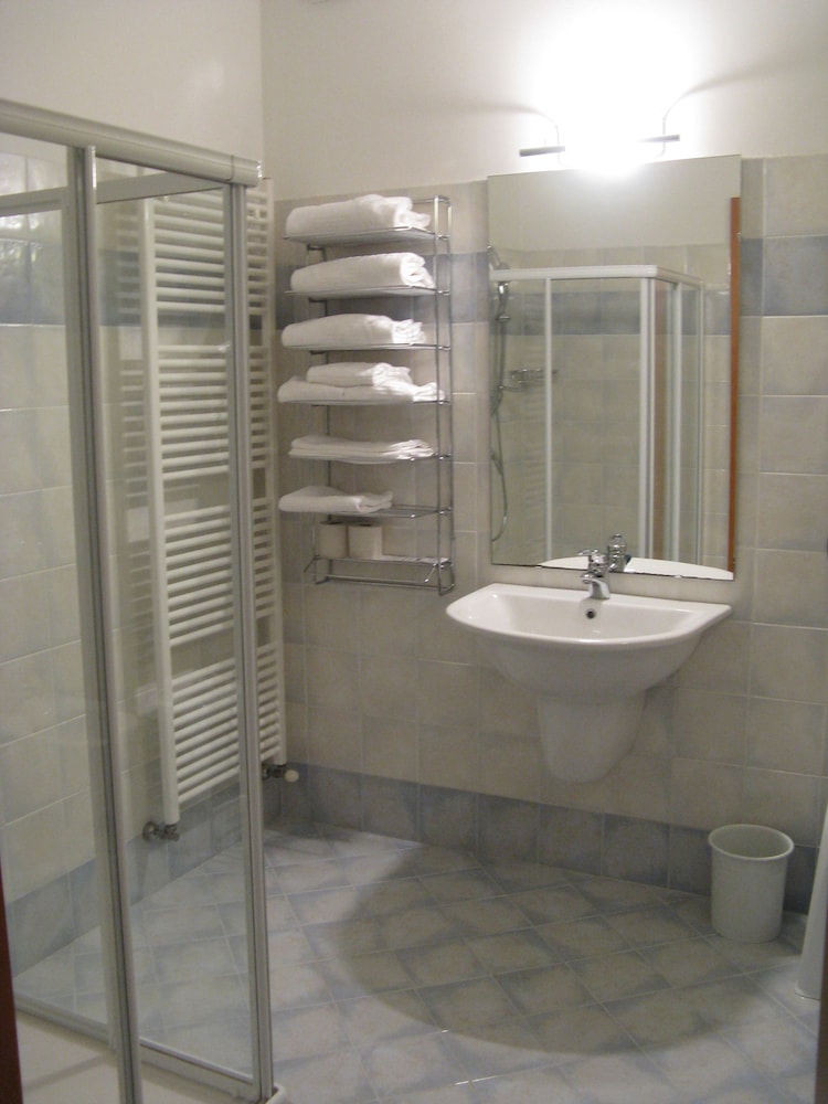 International Hotel Iseo 22/24