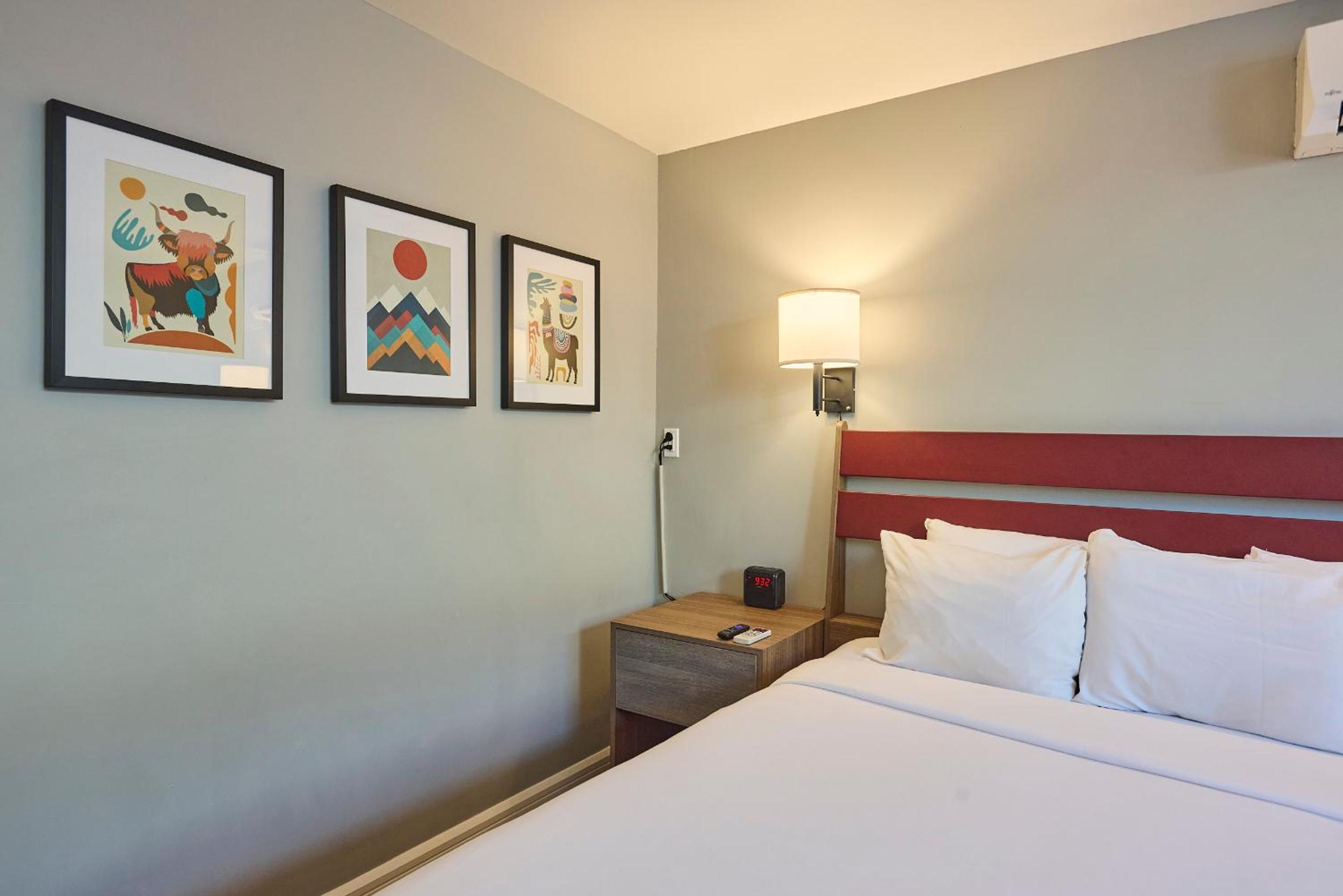Room, King Bed, Villa Level