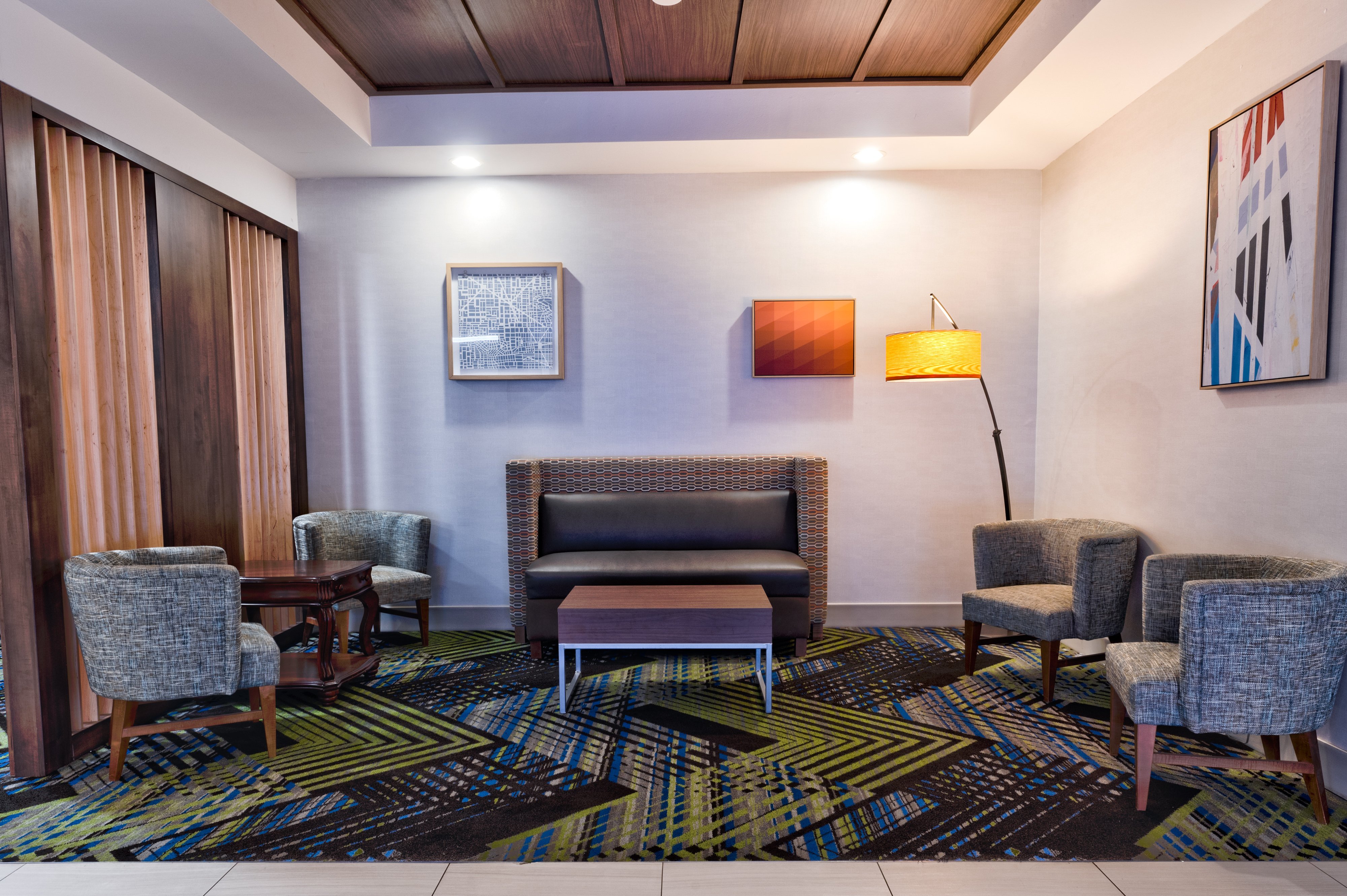 Holiday Inn Express Hotel Suites Goshen 69/75