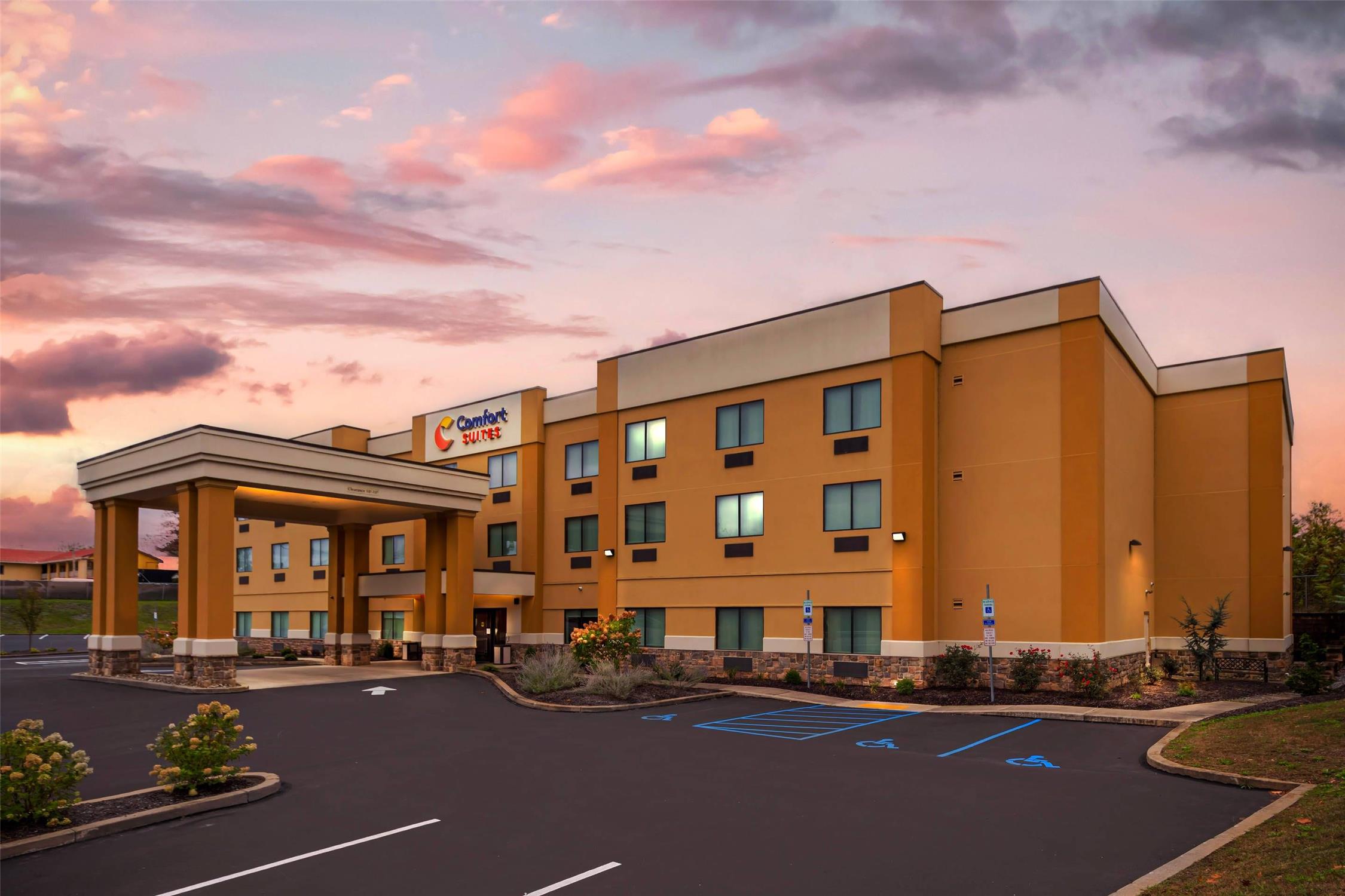 Comfort Suites Lewisburg, PA 4/48