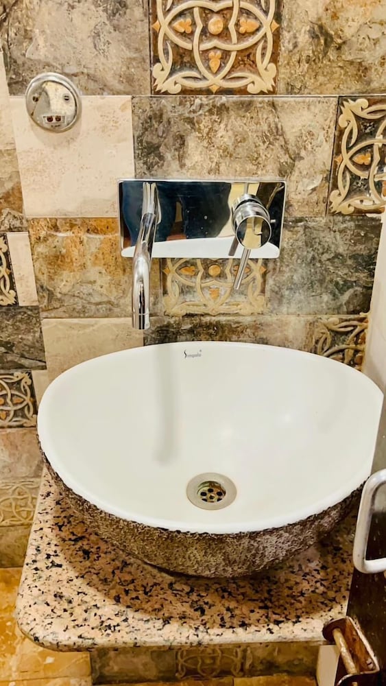 PATHIK HOTEL 29/32