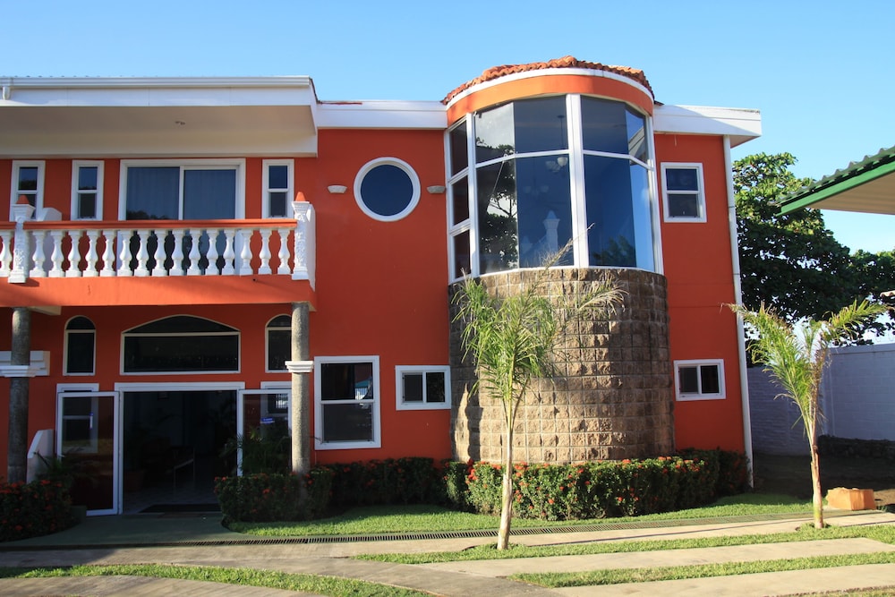 SABAS Beach Resort 4/66