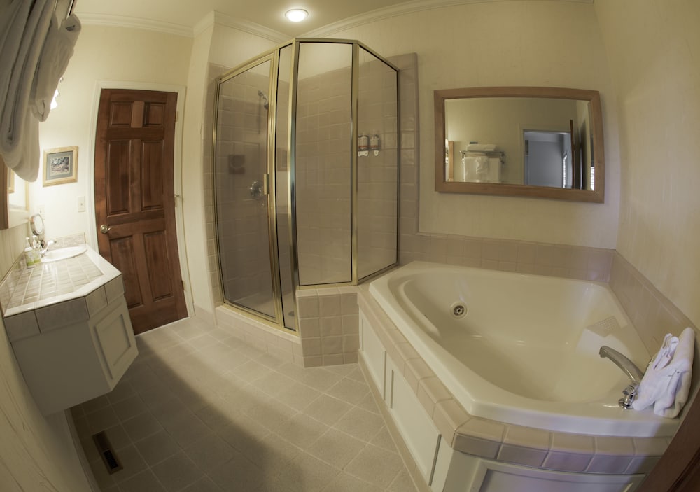 Pine Ridge Inn 17/37