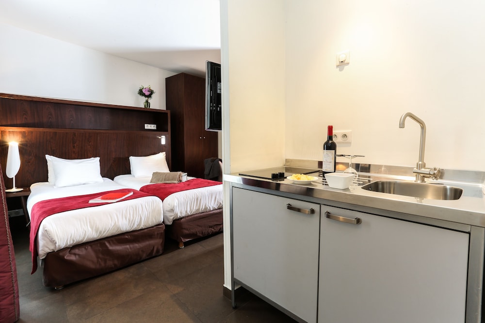 Avalon Appart Hotel Paris Gare Du Nord 37/64