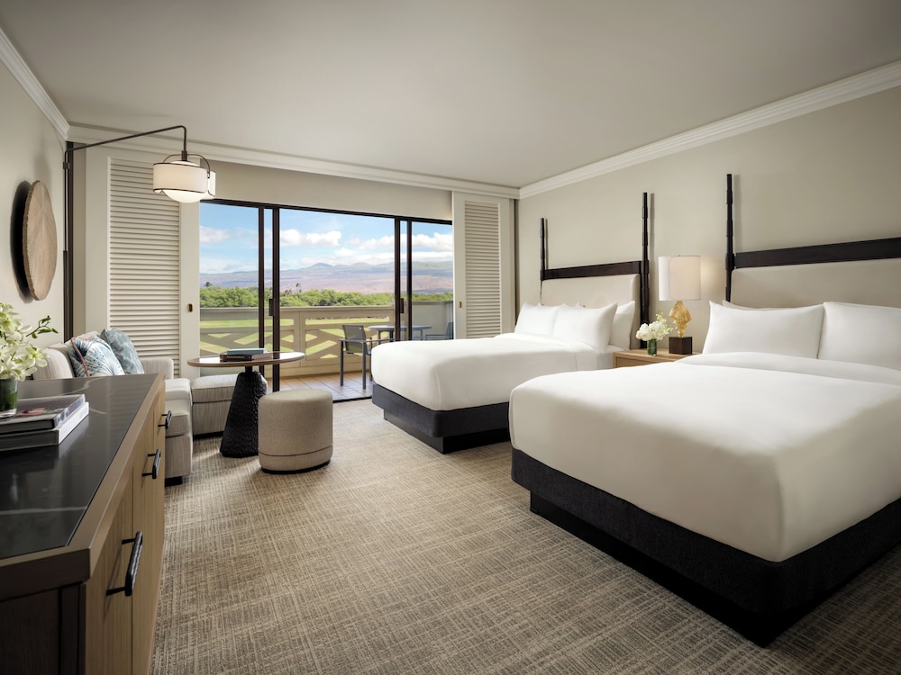 Renovated, 2 Queen Beds, Partial Ocean View, Accessible