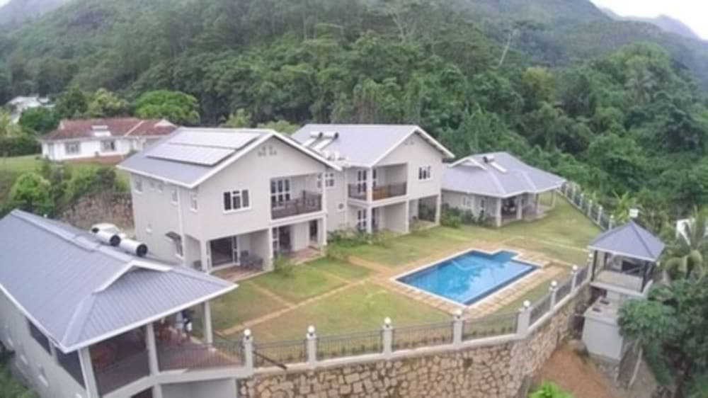 Bambous River Lodge 13/16