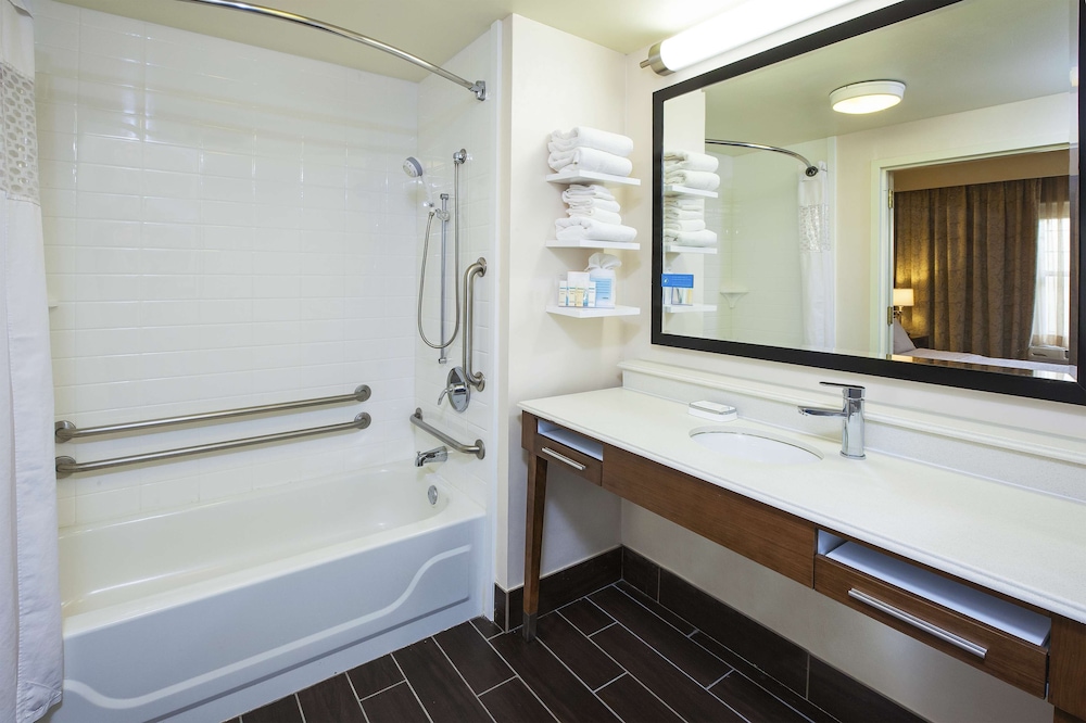 Hampton Inn Suites Providencew 15/42