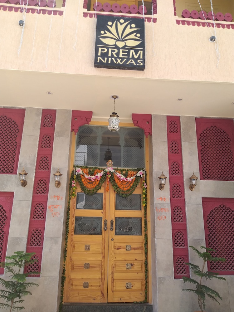 Prem Niwas 3/28