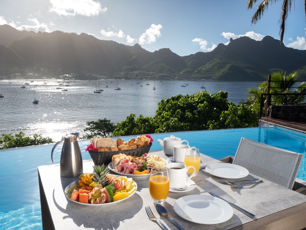 NUKU HIVA KEIKAHANUI PEARL LODGE 41/56