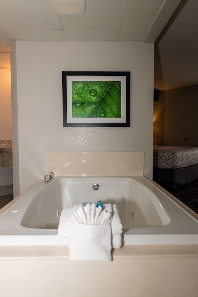 Twin Mountain Inn & Suites 25/71