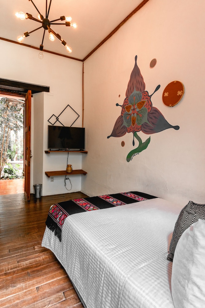 Sereno Art Hotel 32/78