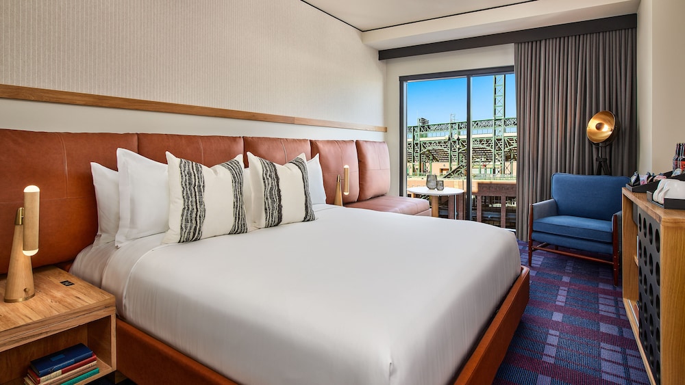 Star, King Bed, Accessible