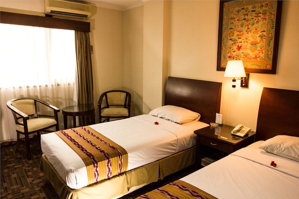 Cipta Hotel Wahid Hasyim 28/49