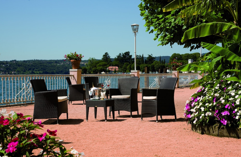 Grand Hotel Gardone 37/41