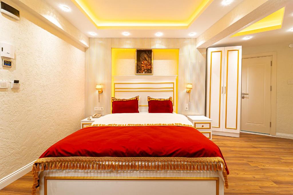 Basement, Double Bed