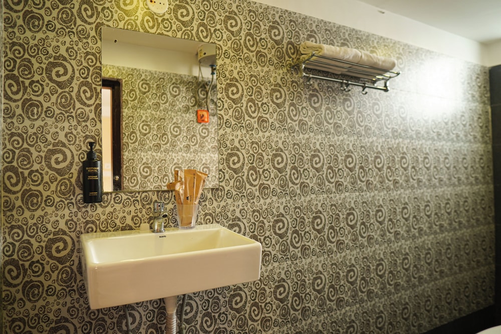 Mount Amara Hotel and Spa 48/50