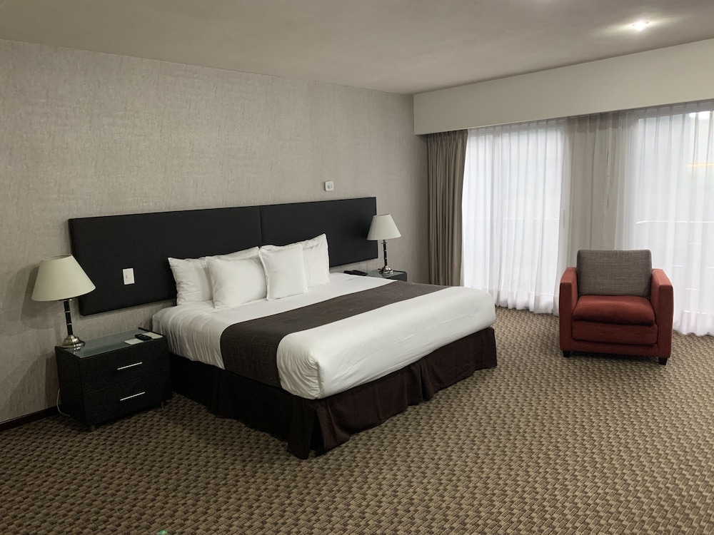 St Isidro Suites Corporate Housing SPA & Wellness Center 14/55
