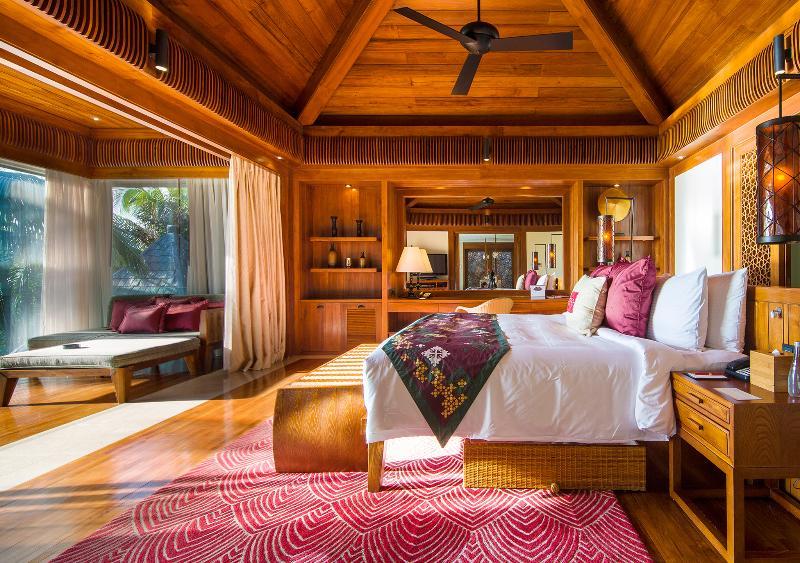 Sea Pool, Villa, King and Twin Beds, South Wing