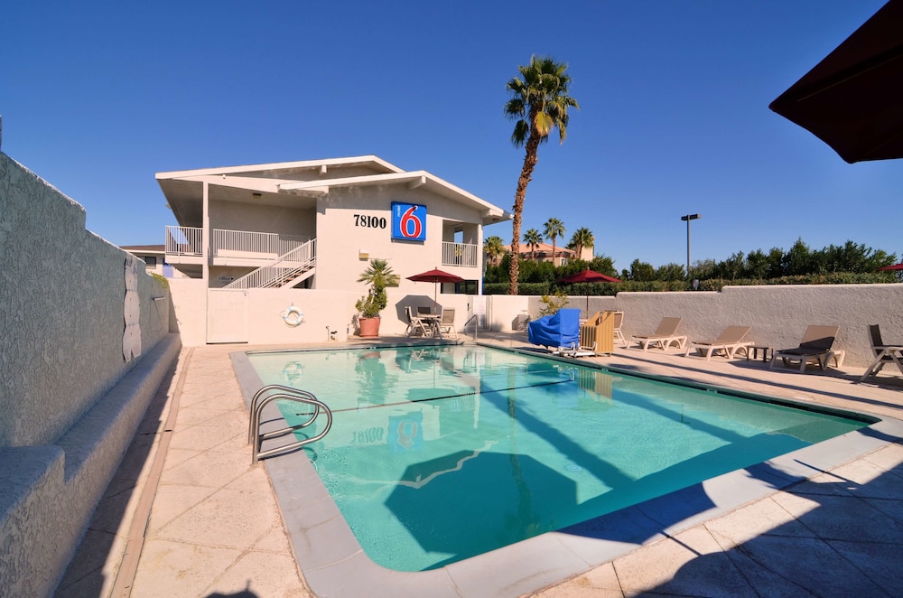 Motel6 Palm Desert, CA - Palm Springs Area 8/37