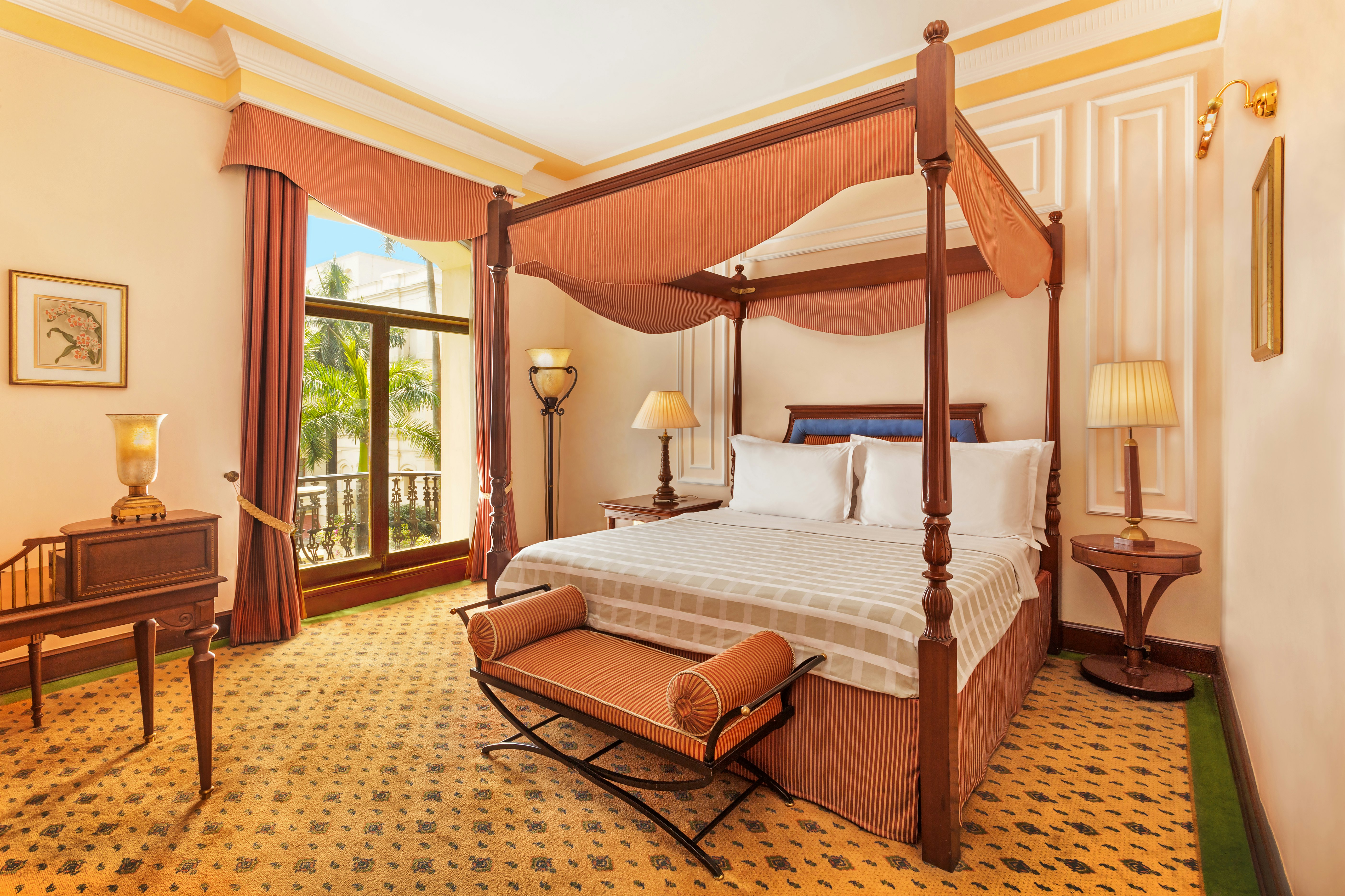 THE OBEROI GRAND 18/81