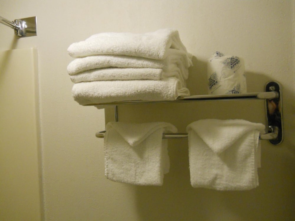 Value Inn Milwaukee South 25/47