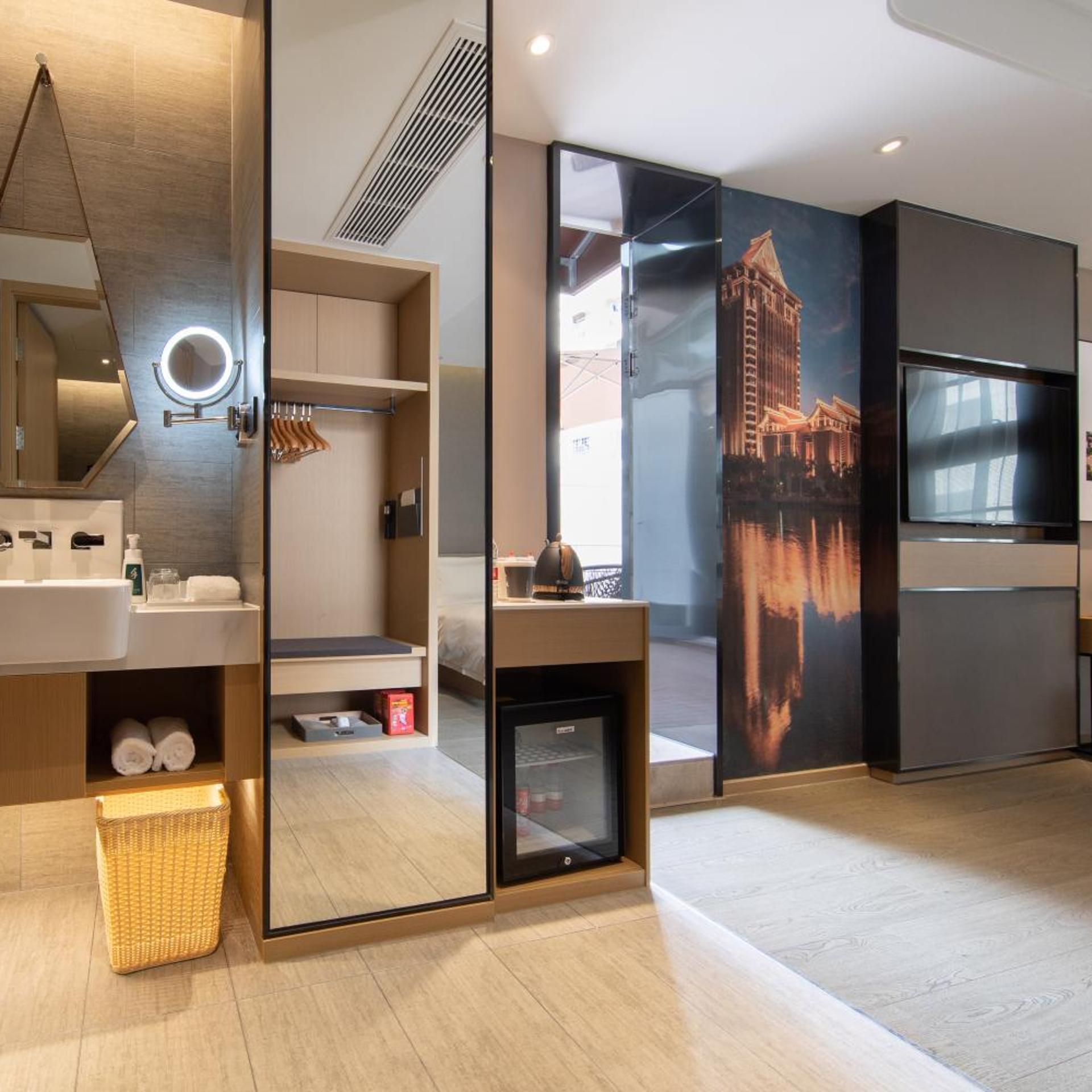 Atour Hotel (Xiamen Jimei Lake Business Center) 37/55