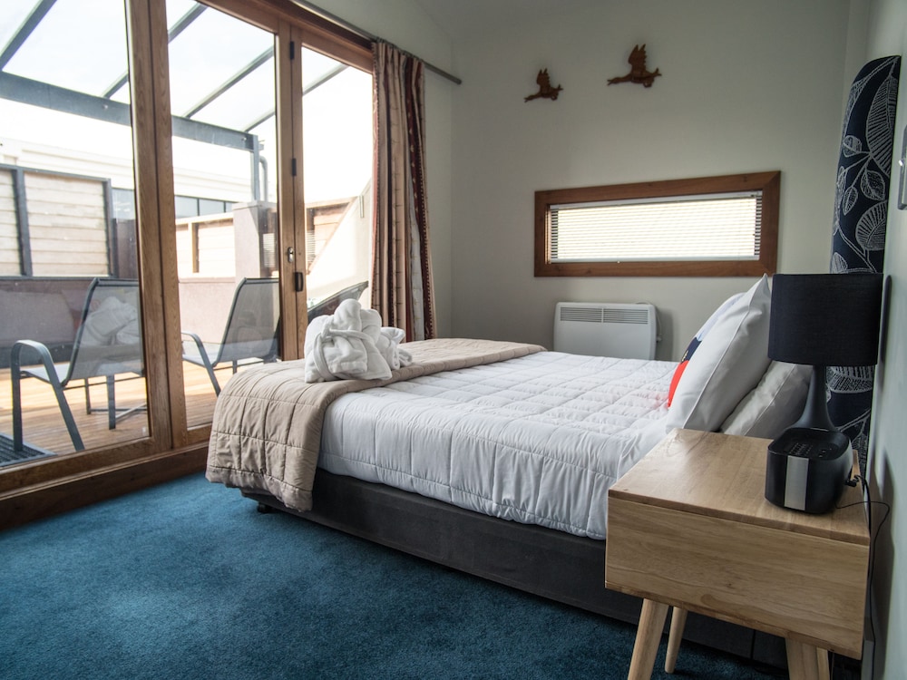 U Boutique Hotel Wellington, SureStay Collection by BW 5/68