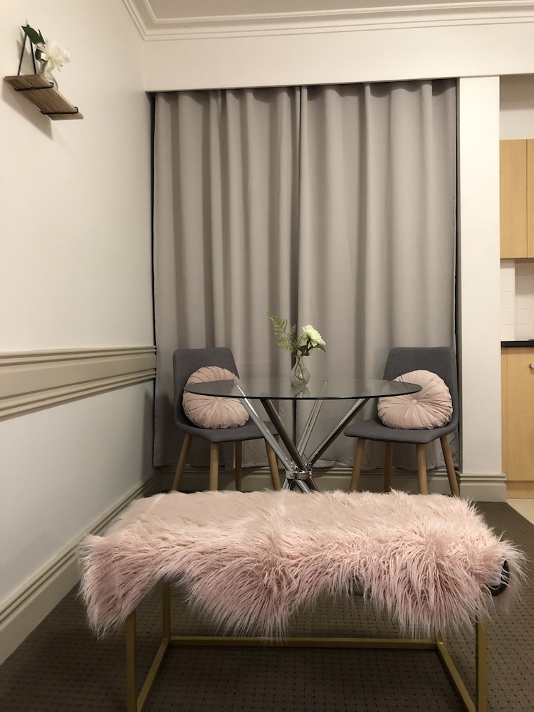 Beaumont Kew Hotel 26/47