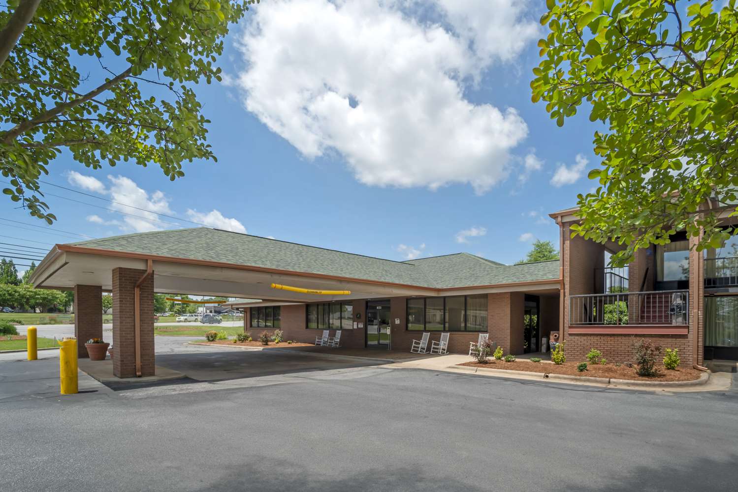 Quality Inn near Speedway 13/16