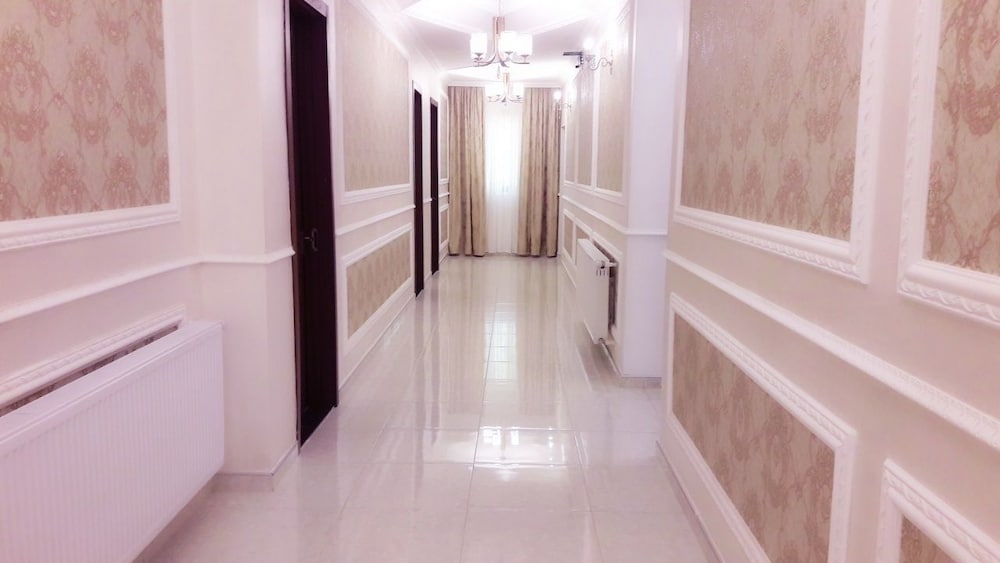 Georgian Palace 13/15
