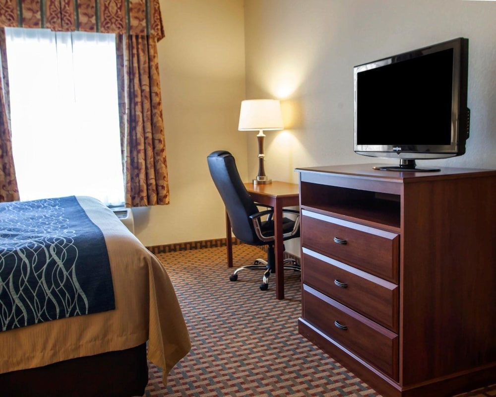 Comfort Inn and Suites Harrisonville 44/48