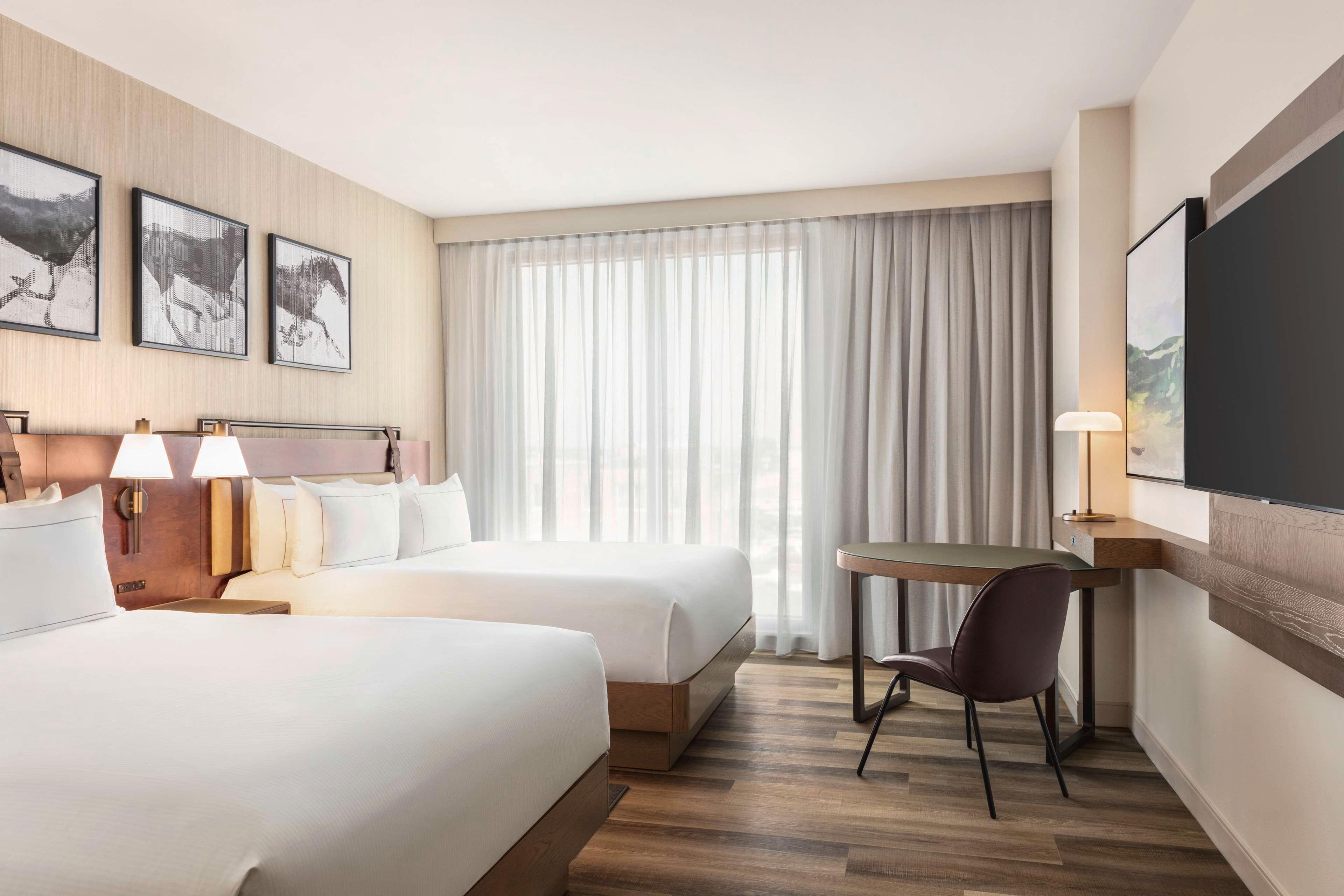 GUEST ROOM, 2 QUEEN BEDS