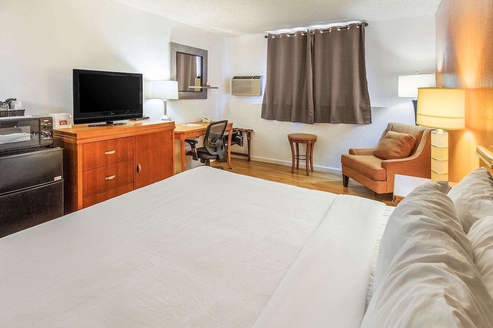 Econo Lodge Alliance 35/60