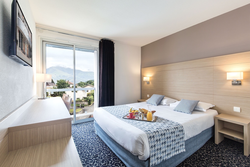 Hotel Mediterranee 23/67
