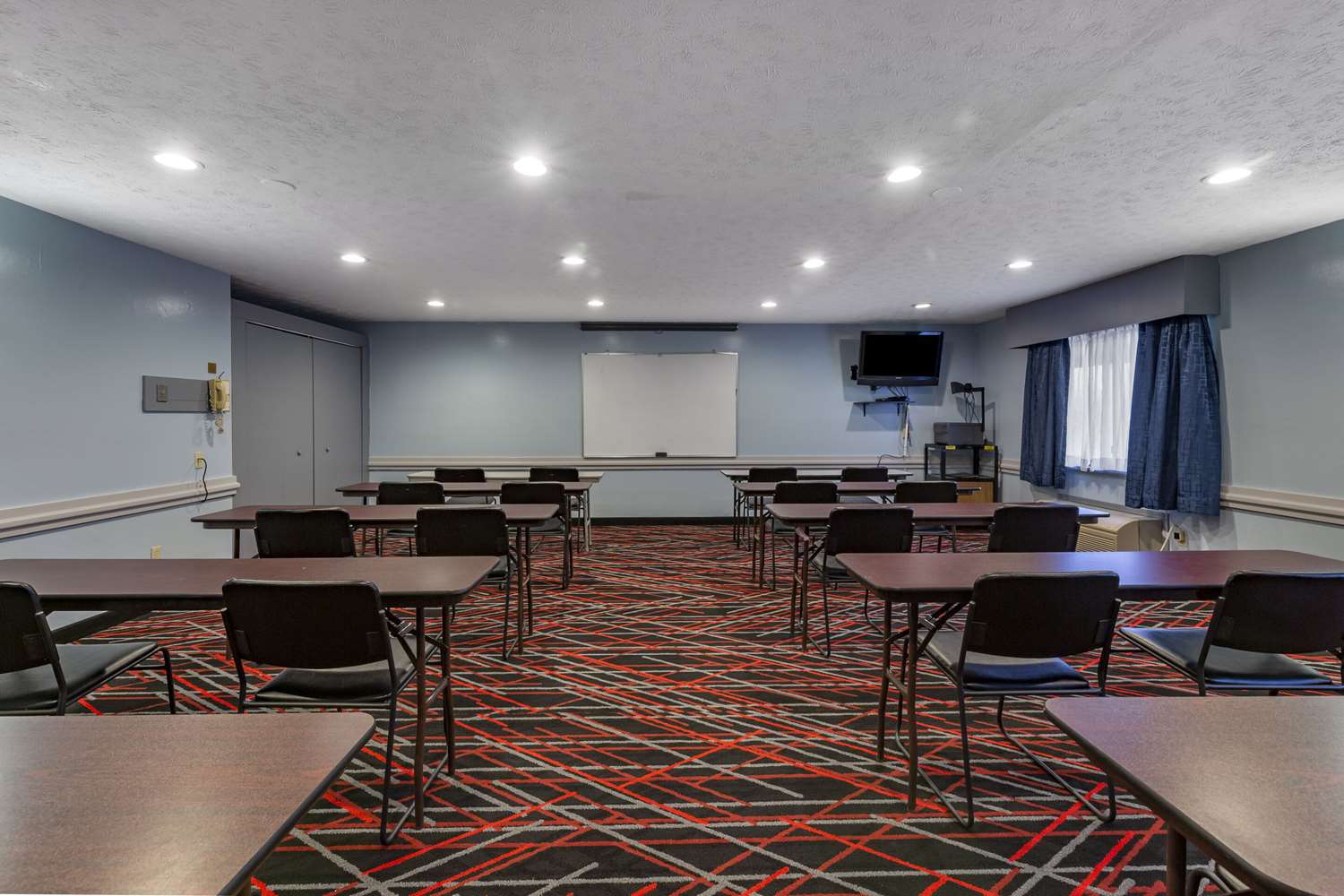 Quality Inn Austintown-Youngstown West 27/35