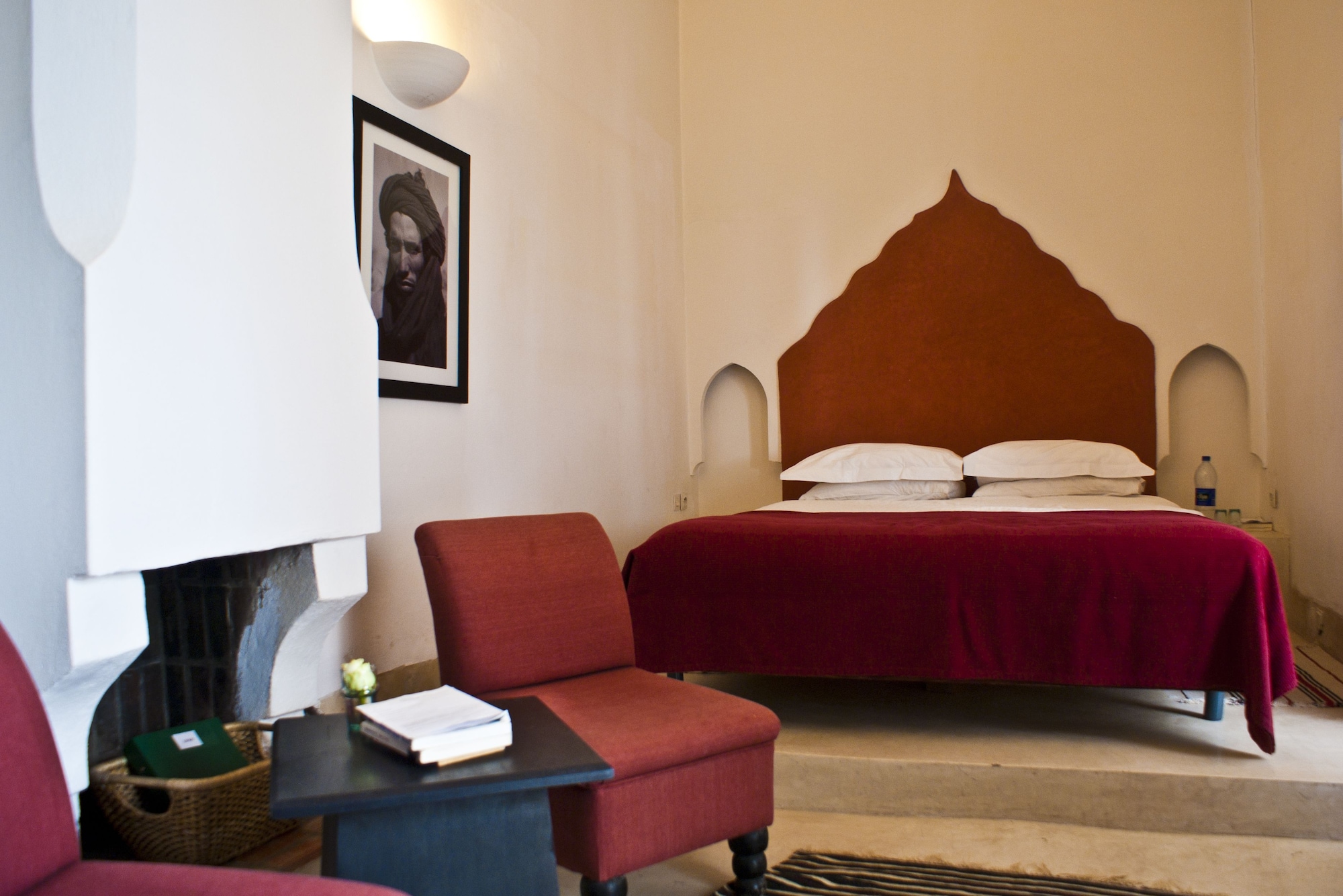 DELUXE, DOUBLE OR TWIN BED